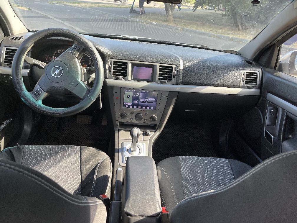 Продам OPEL VECTRA C 2006 года 1.8 бензин на роботе 140 л.с.