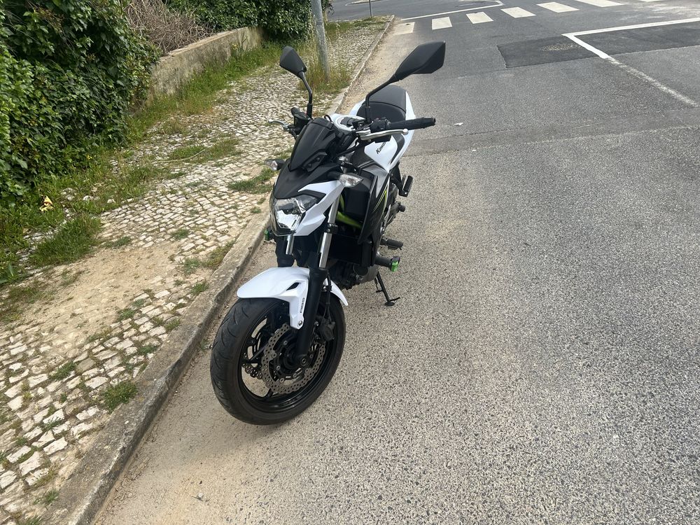 Kawasaki z650  como nova