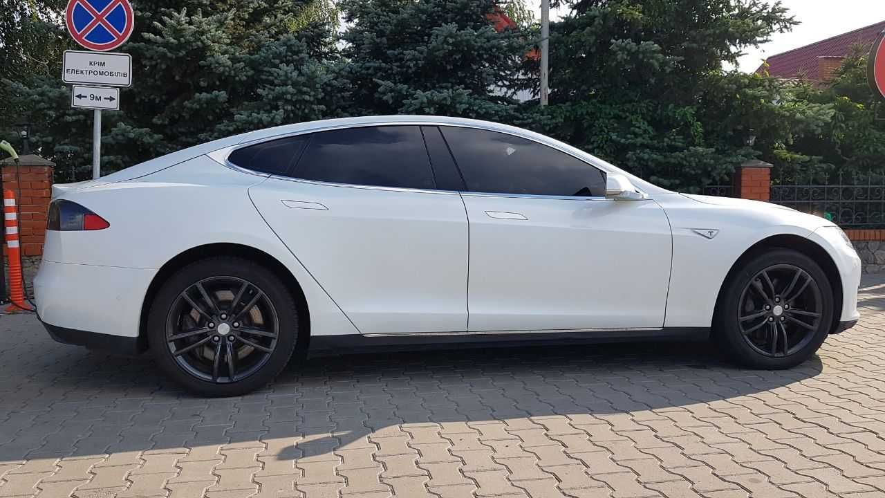 Tesla Model S 70D Тесла Модел С 70Д