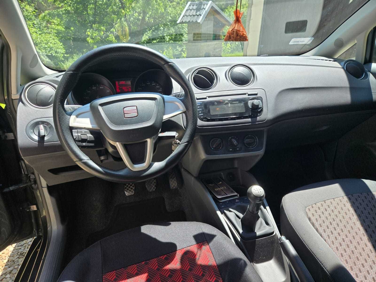 Seat Ibiza 2010 r. 1,4 benz.