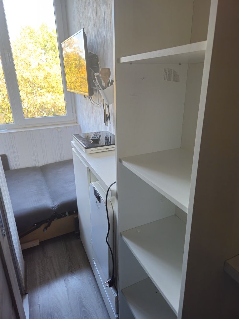 Żoliborz - malutki pokój z prywatną łazienką i aneksem kuchennym