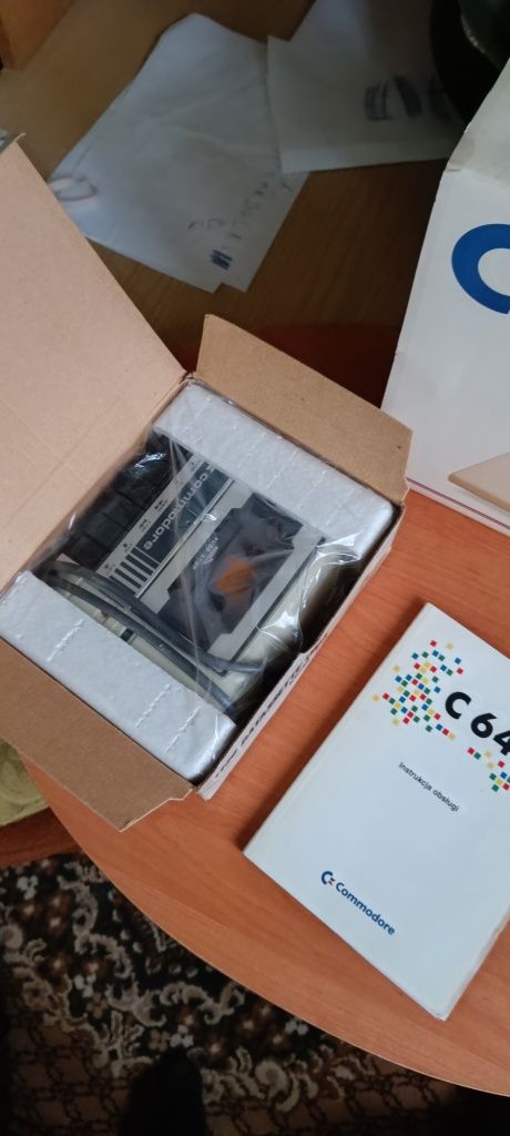 Sprzedam Comodore c64