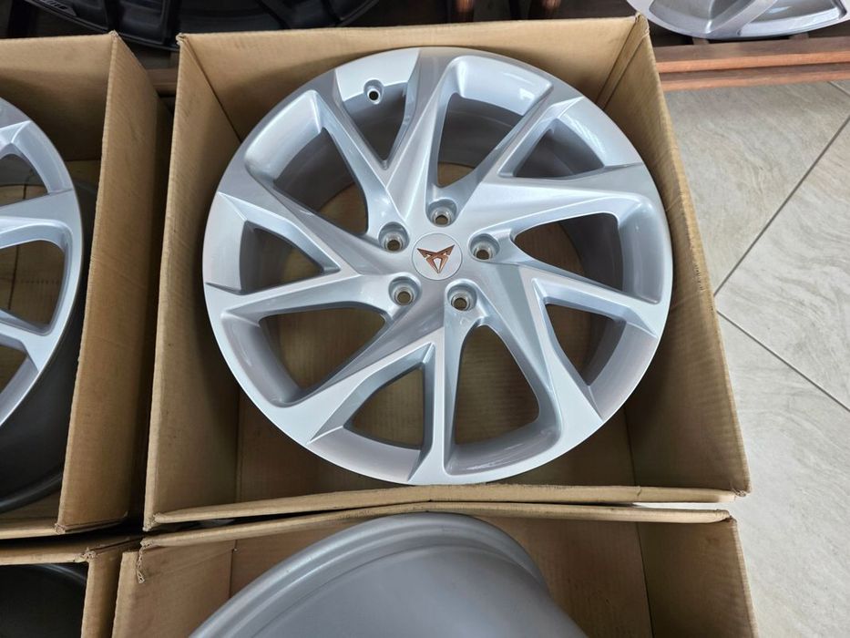 Oryginalne Felgi Aluminiowe Cupra Formentor 18 Cali Vw Passat B7 B8 Ar
