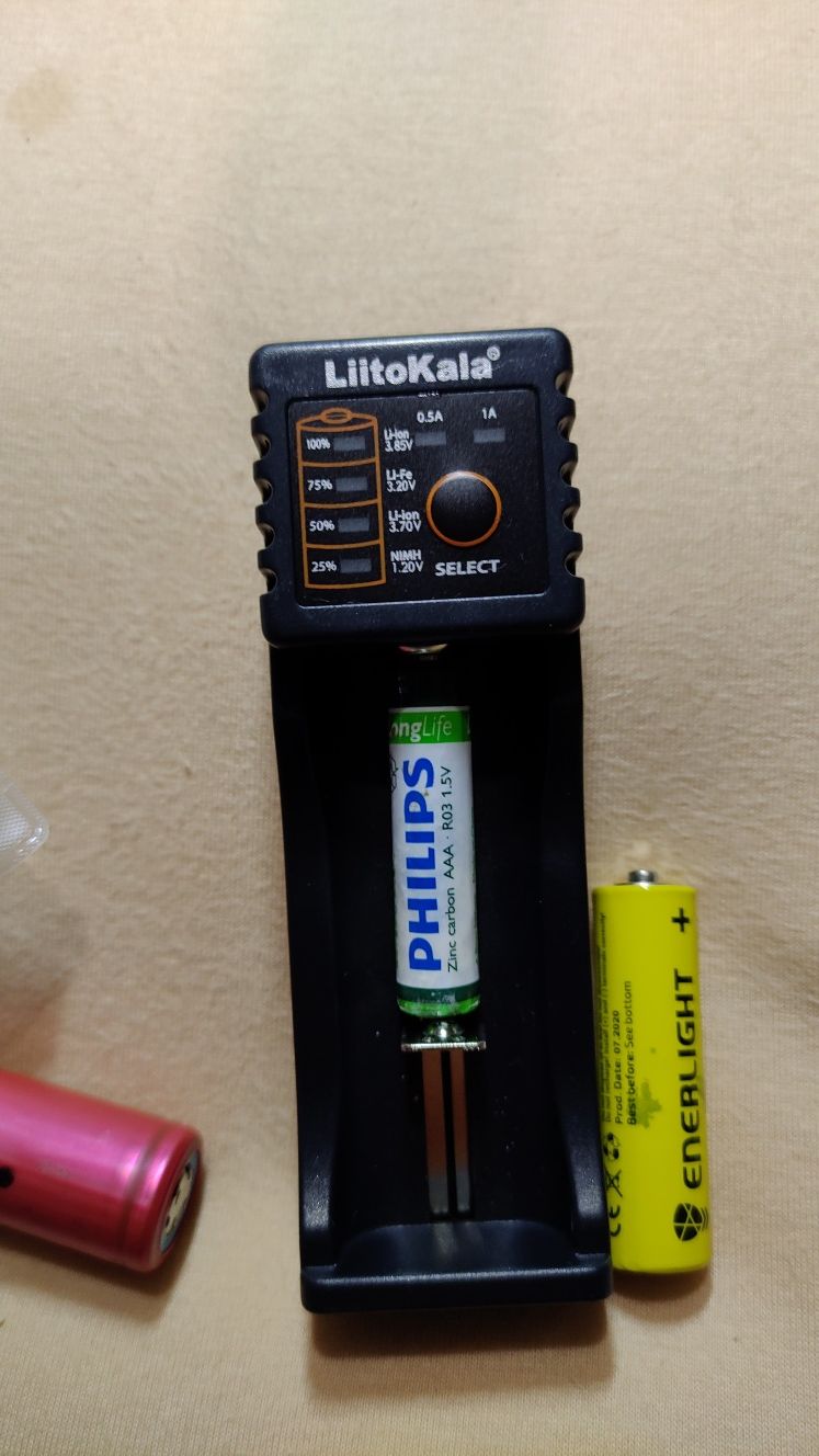 Зарядний пристрій Liitokala Lii-100b Зарядное устройство зарядка 18650