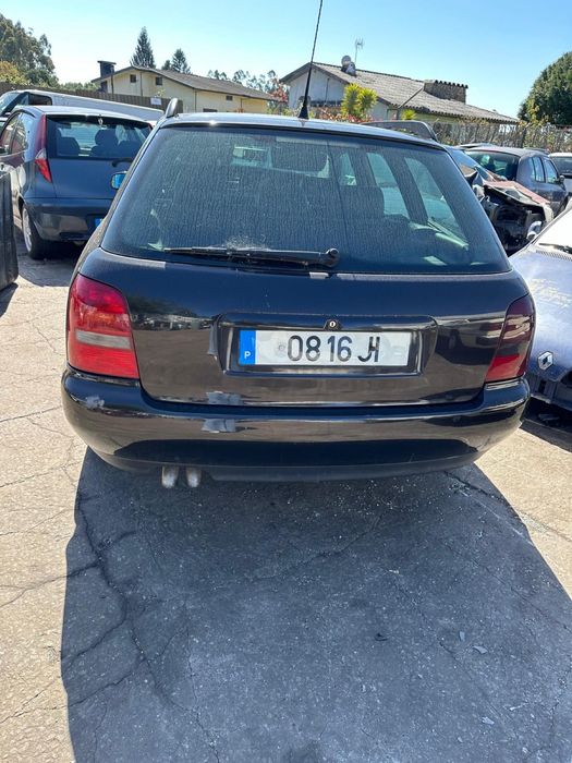 Tampa da mala audi a4 B5 1.9 tdi ano 96