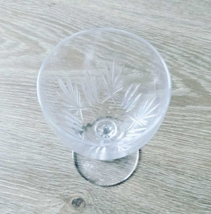 Kieliszek przeźroczysty ozdobny