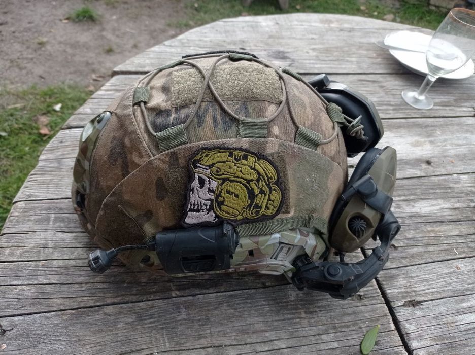 Продам шолом і бронік