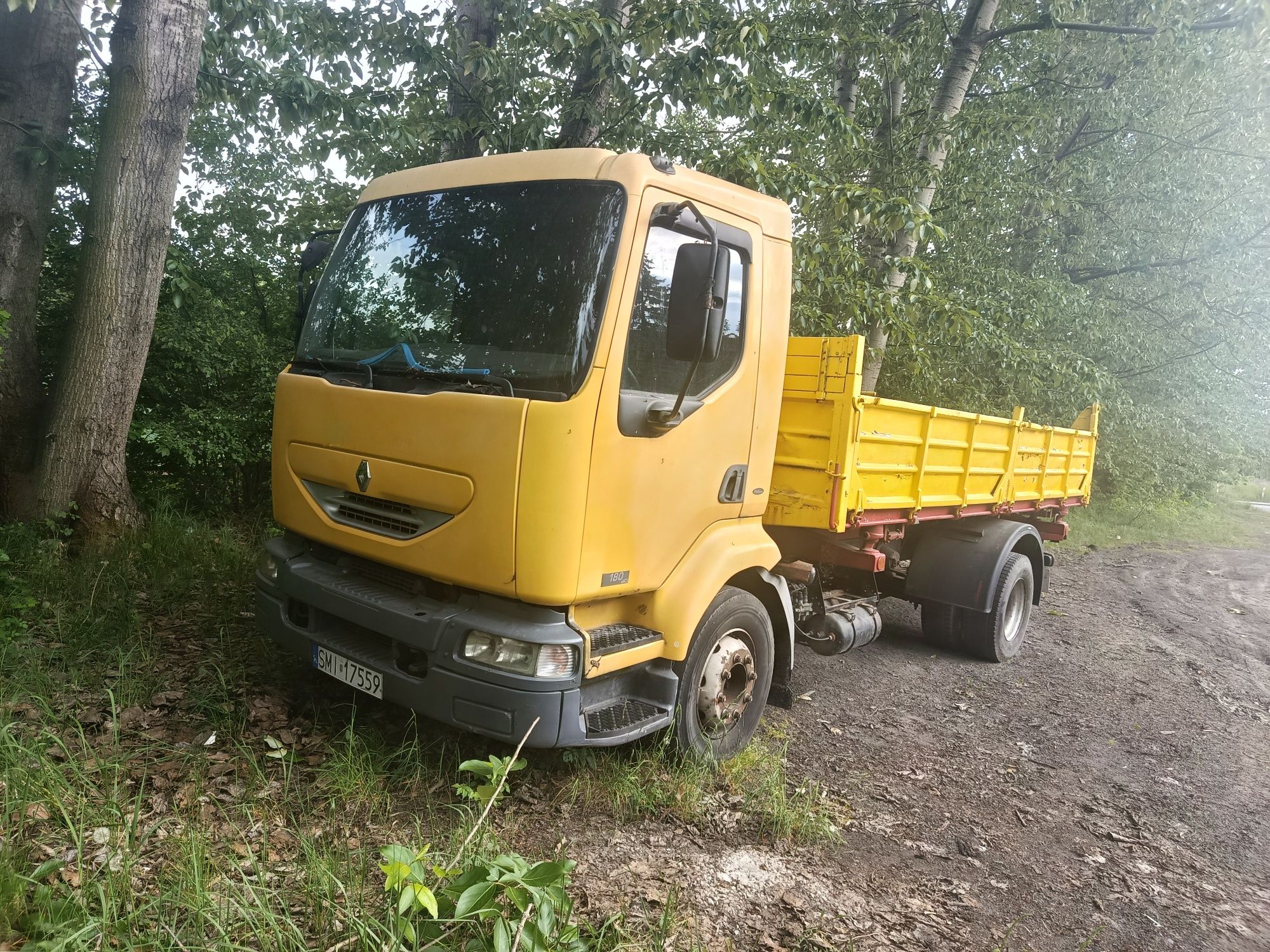Wywrotka Renault midlum 2004 rok