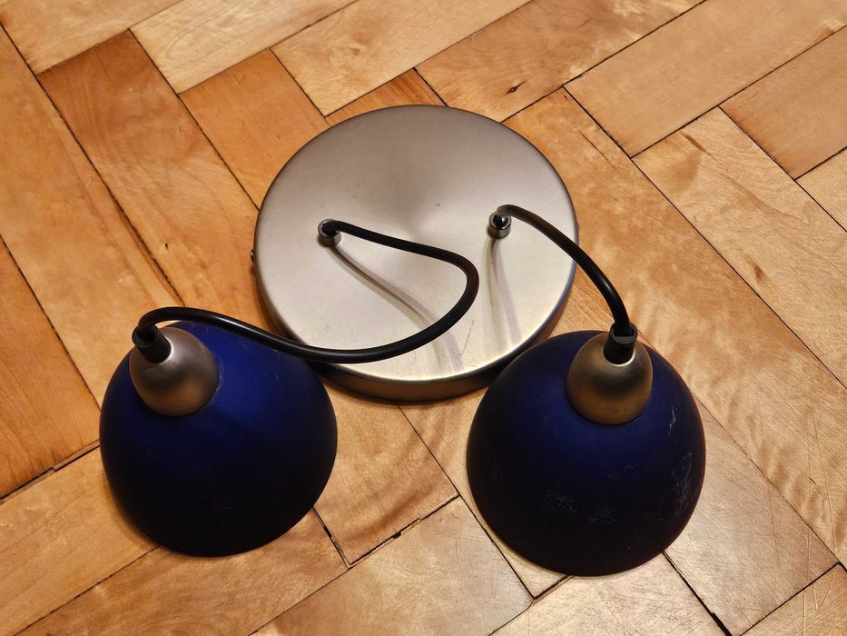 2 lampy sufitowe wiszące i lampka