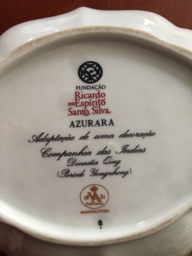 Telefone vintage pintado à mão estilo victoriano