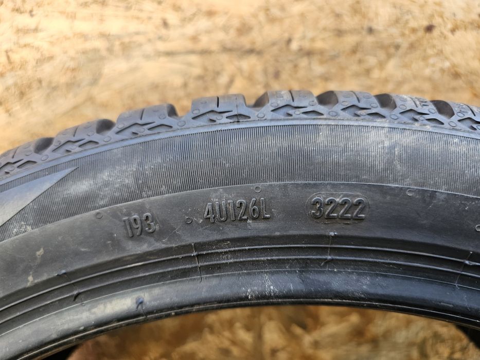 Idealne!!  7,5mm. 225/40 r18 Pirelli Cinturato All Season.  2022r.