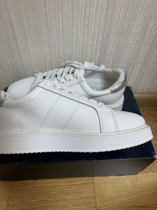 Нові кросівки lauren raplph lauren