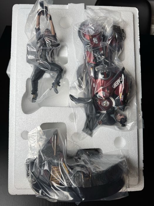 Cyberpunk 2077, figurka z Edycji Kolekcjonerskiej