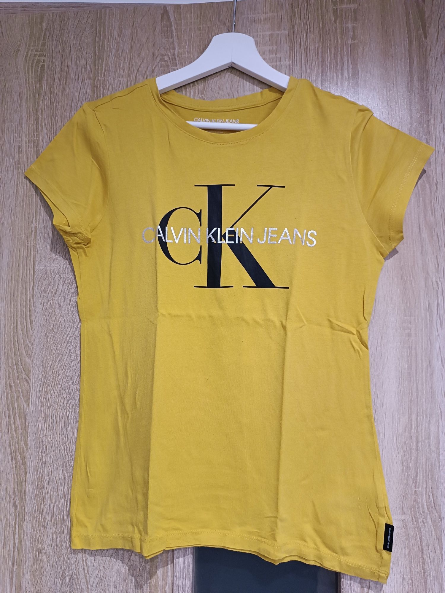 T-shirt żółty Calvin Klein