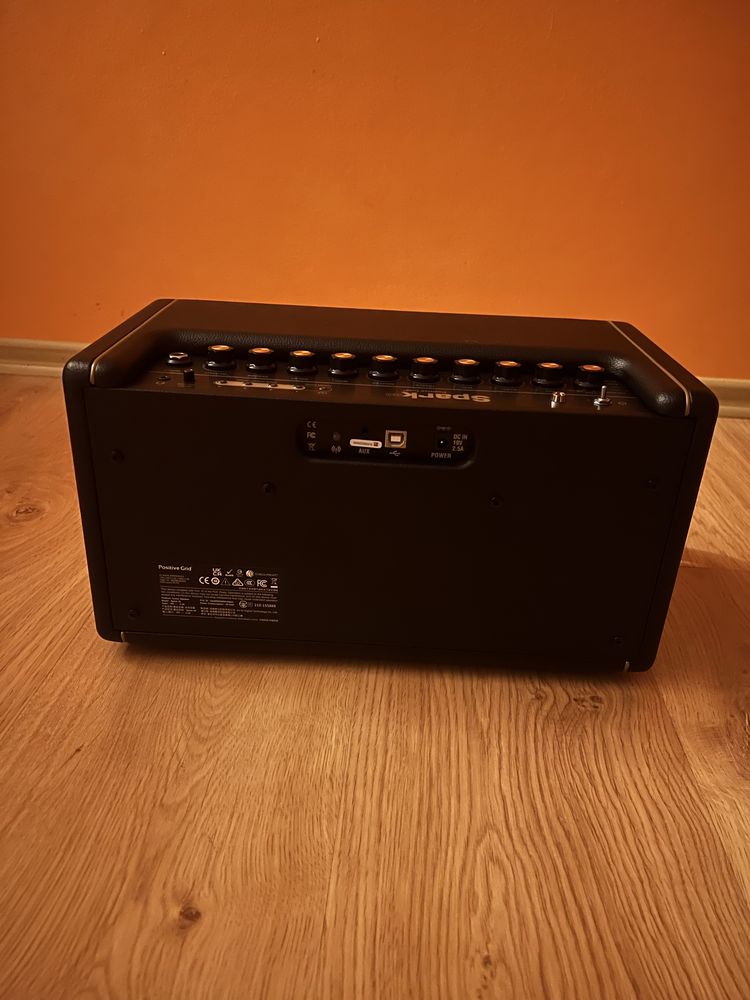 Wzmacniacz Gitarowy Positive Grid Spark Pearl 40 (czarny)
