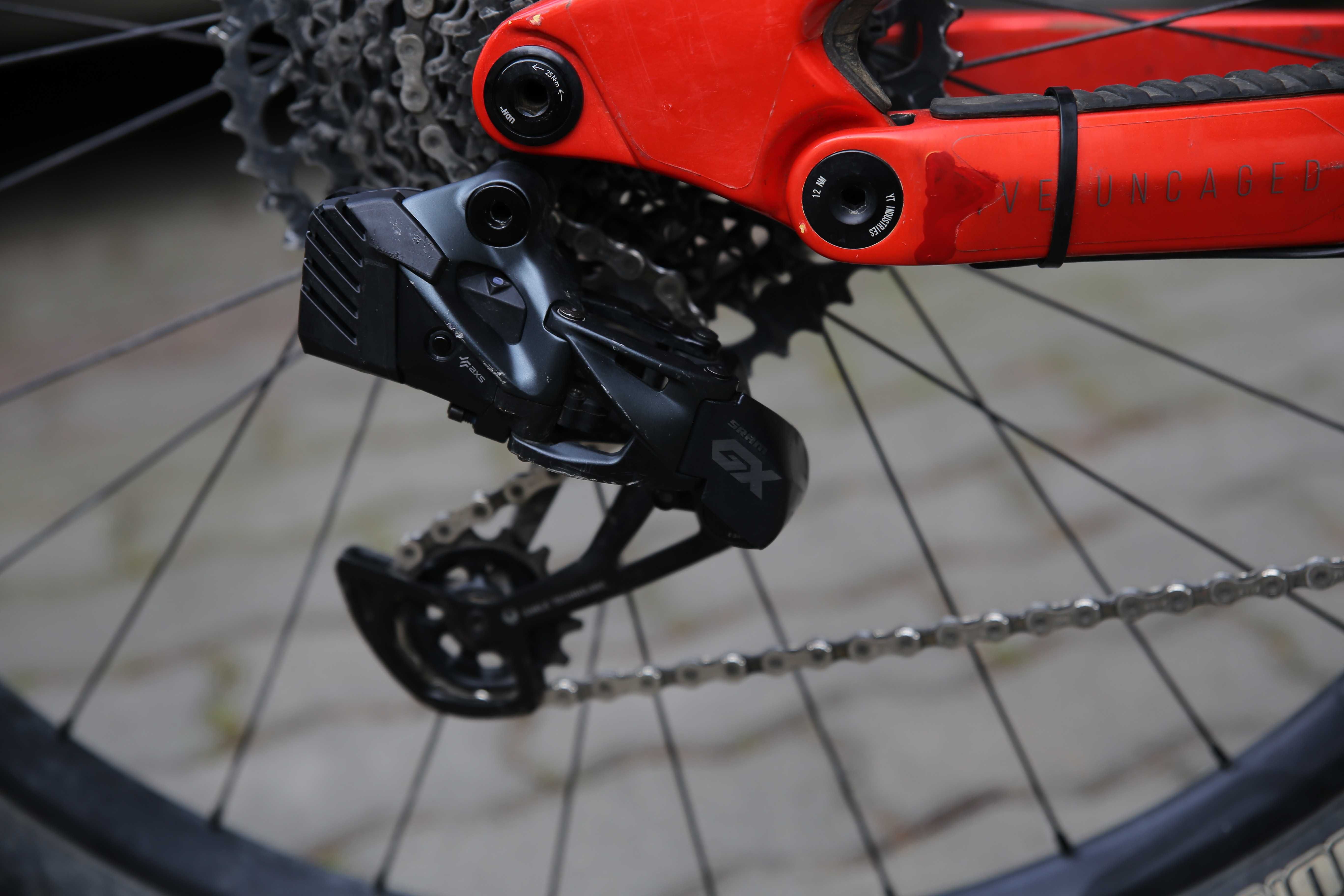 YT Capra Core 3 Lava red SRAM GX EAGLE AXS, RockShox ZEB super stan