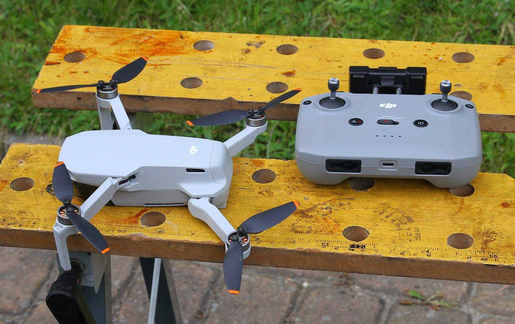 dron DJI Mini 2 - duży zestaw