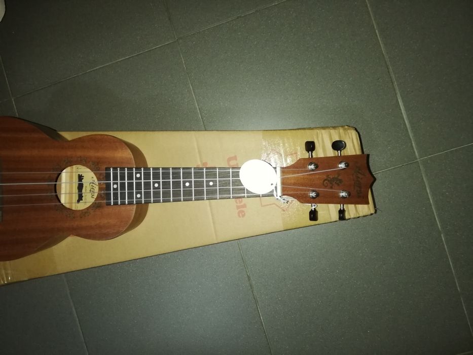 Ukulele soprano novo