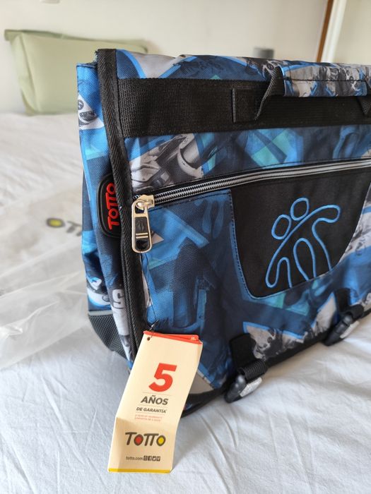 Mochila escolar Totto (nova)