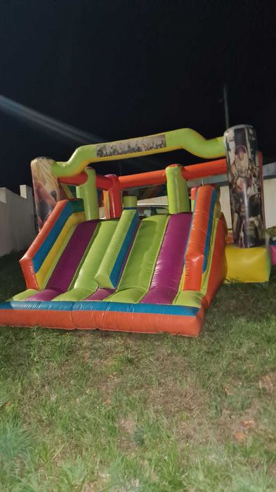 Insufláveis para venda, com motor, certificados.