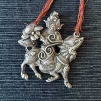 Stary srebrny duży chiński wisiorek -Qilin unikat