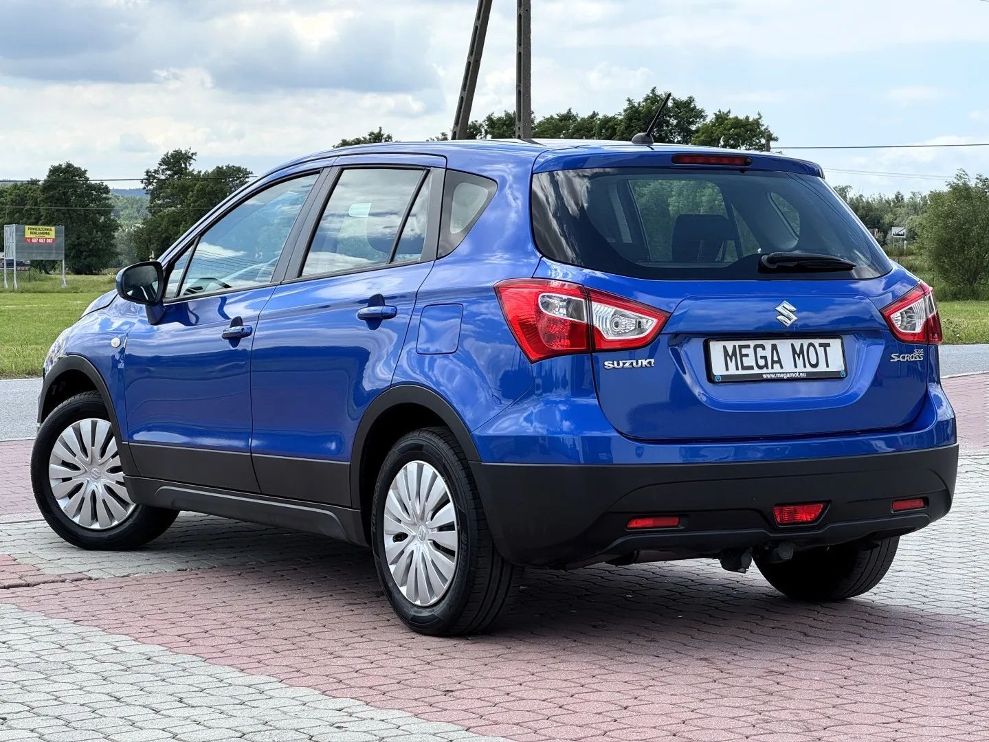 Suzuki SX4 S-Cross lekko uszkodzony z Belgii