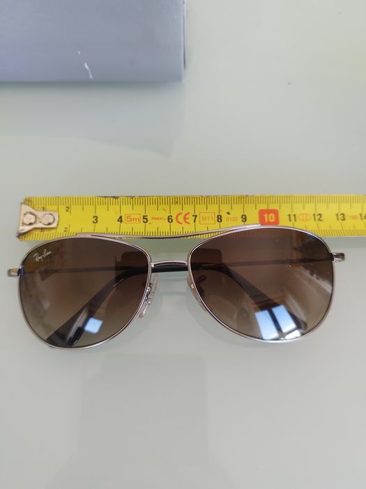 Lindo óculos Ray Ban júnior.  os óculos estão em muito bom estado. A