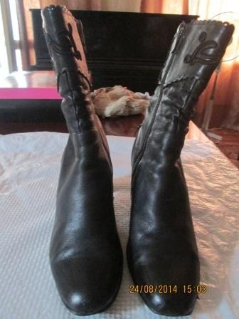 Продам женские осенние полусапожки из натуральной кожи б/у р-р 40