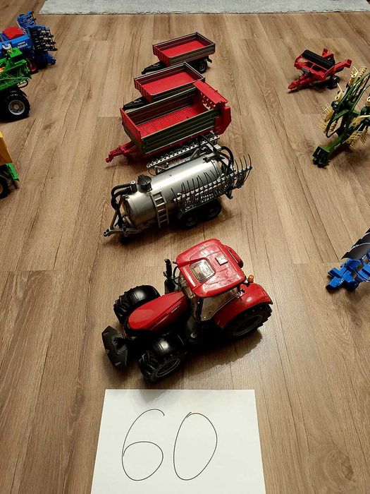 Zabawki BRUDER - zestaw - farma - Traktor, przyczepa, maszyny