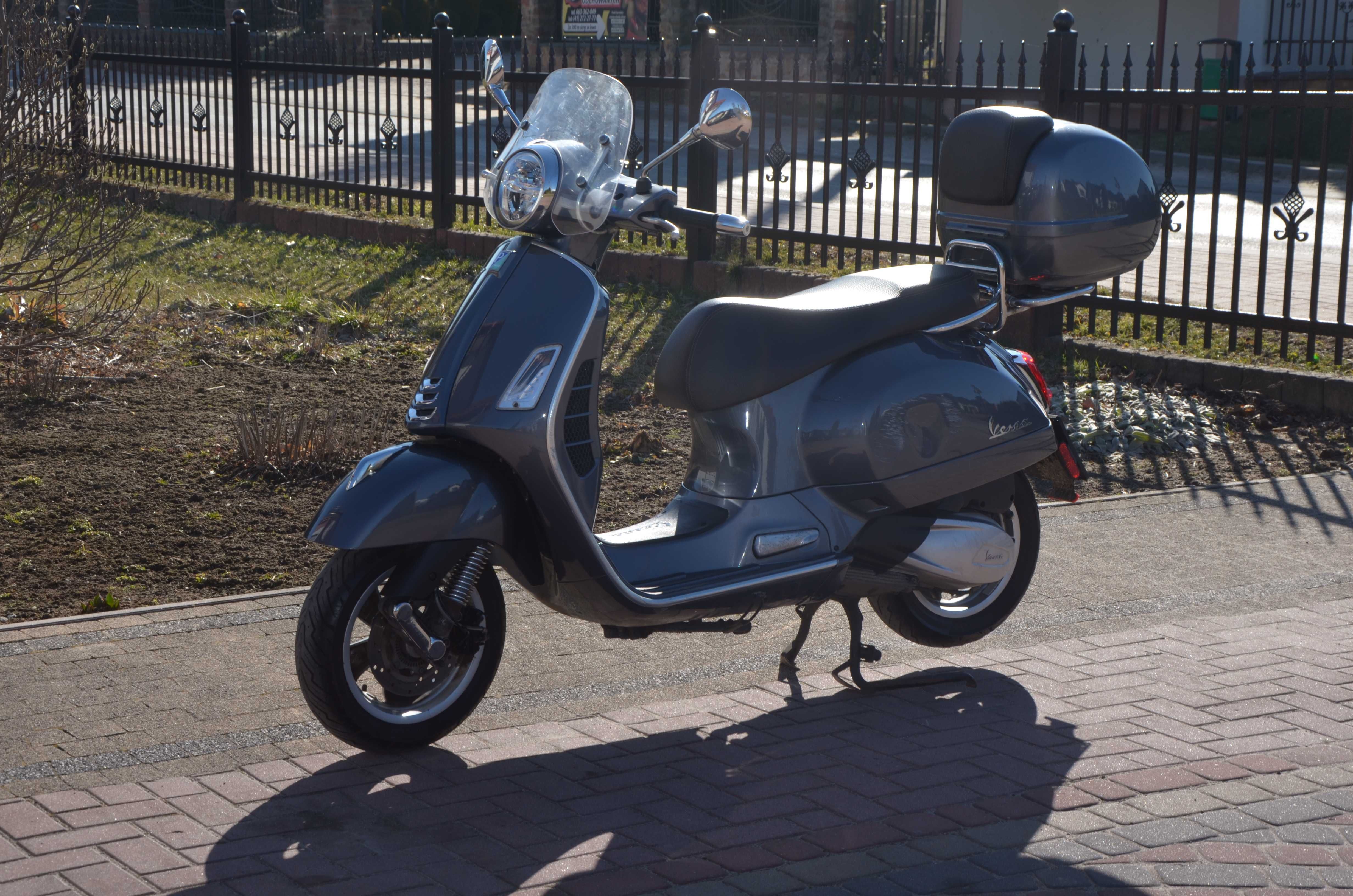 vespa piaggio gts 300 rok 2021