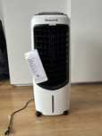 Klimator Honeywell TC10PCEI Biały
