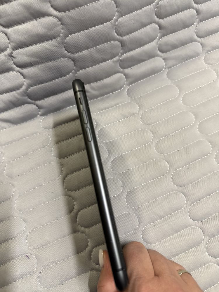 iPhone 11 64 гбт