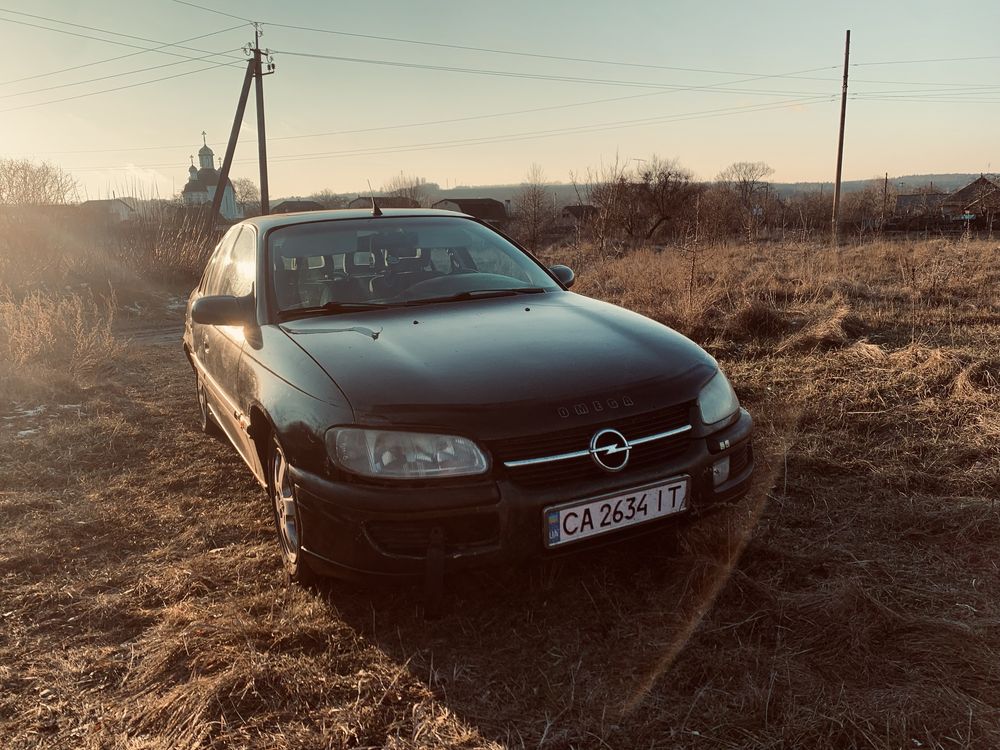 Продам Опель омега б срочно