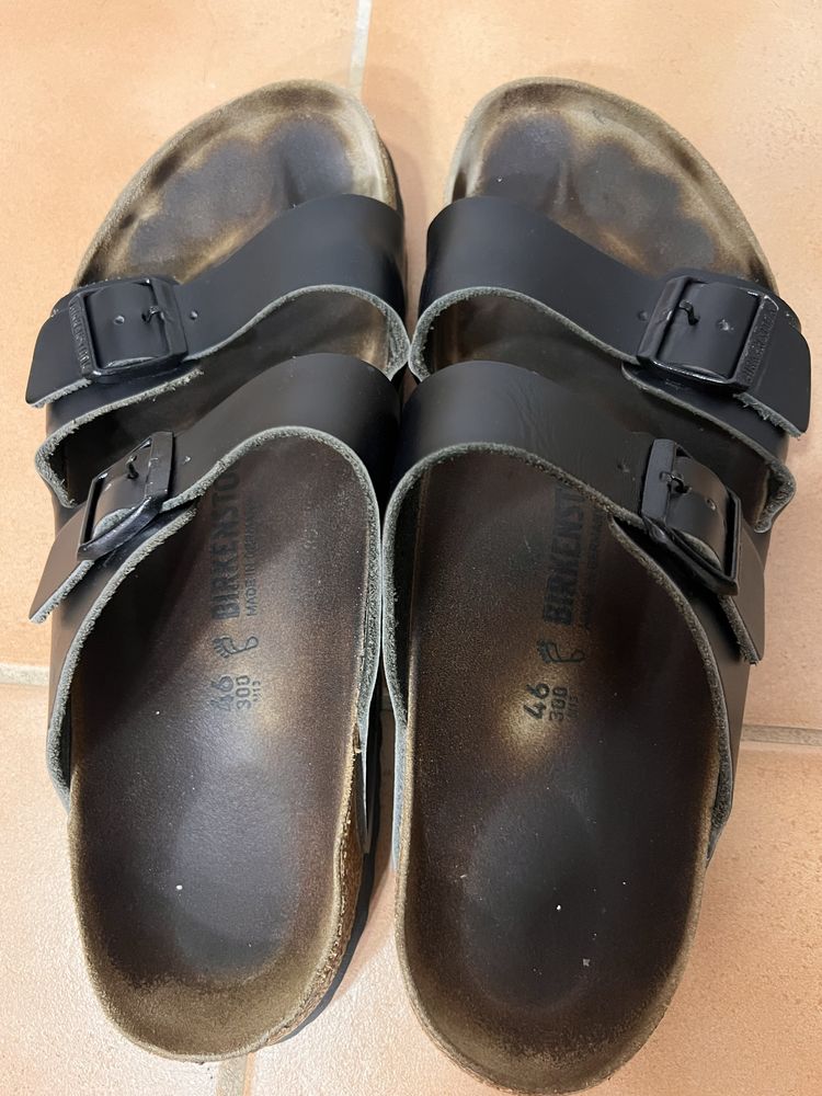 Birkenstock pretos pele