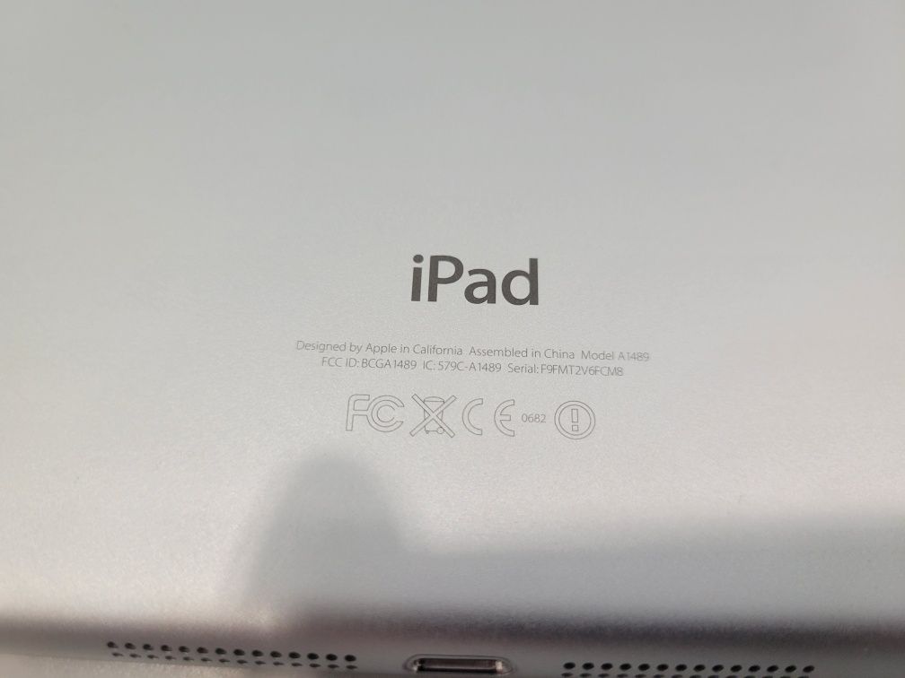 iPad Mini 2 wi-fi 16Gb Silver,идеальный