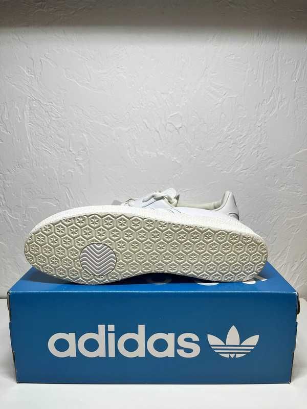 Buty sportowe Adidas Yabisah r. 45 1/3