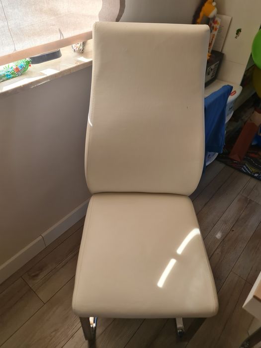 10 krzeseł stołowych