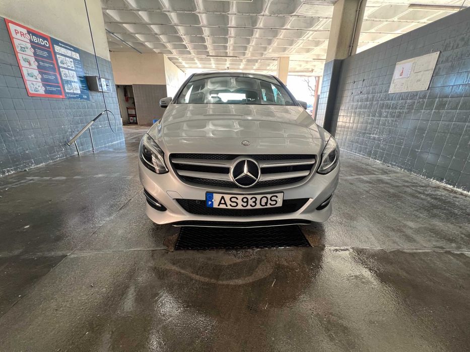 Mercedes b180 como novo