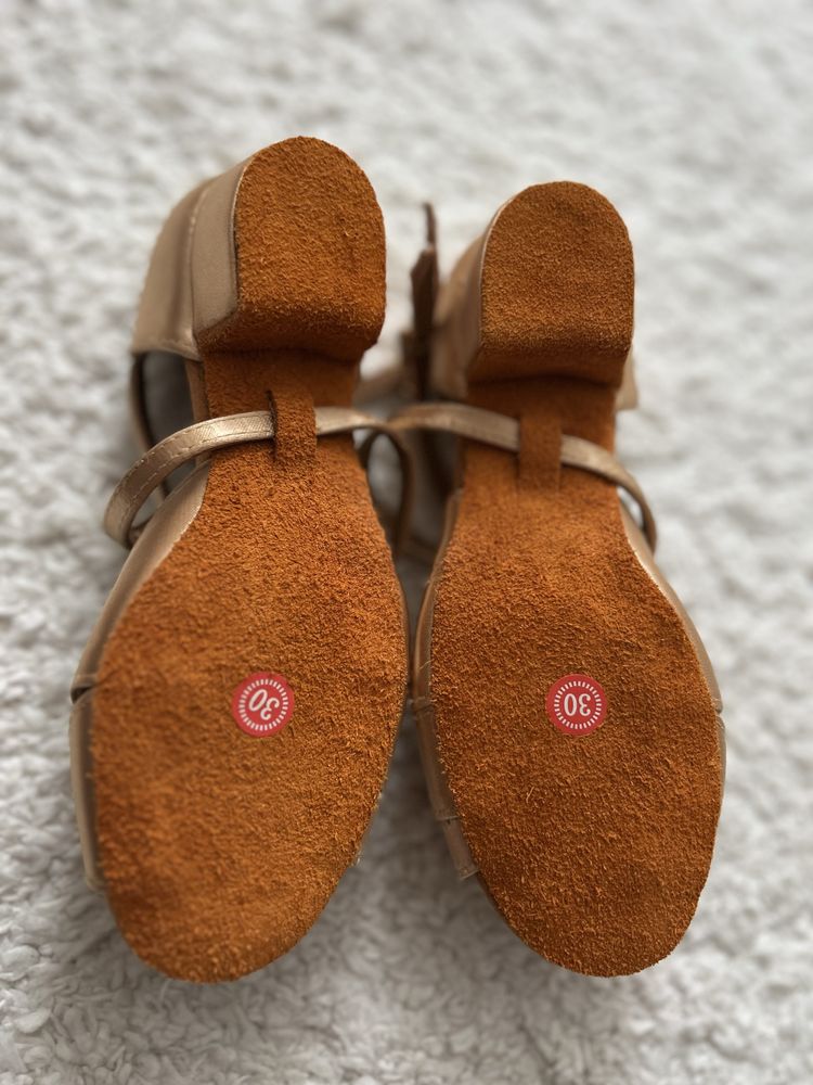 Buty do tańca taneczne latino 33 21cm  beżowe cieliste z regulacją