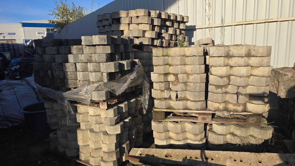 Płyty ażurowe, kostka brukowa,  to co na zdjęciach