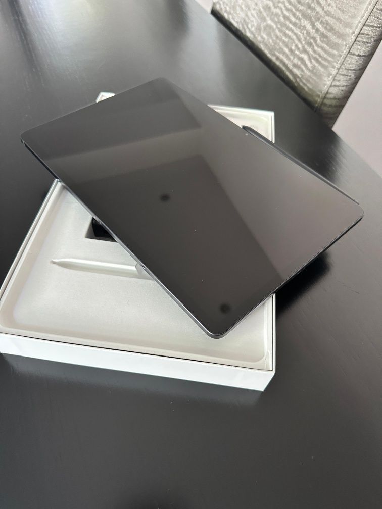 Samsung Galaxy Tab S7 FE com caneta