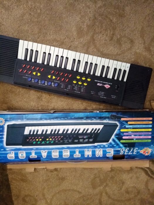 Синтезатор - піаніно для дітей