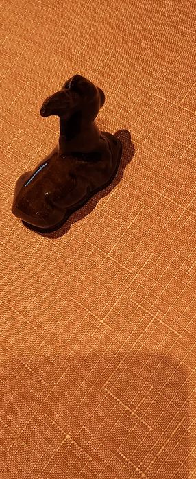 Porcelanowa figurka osiołek