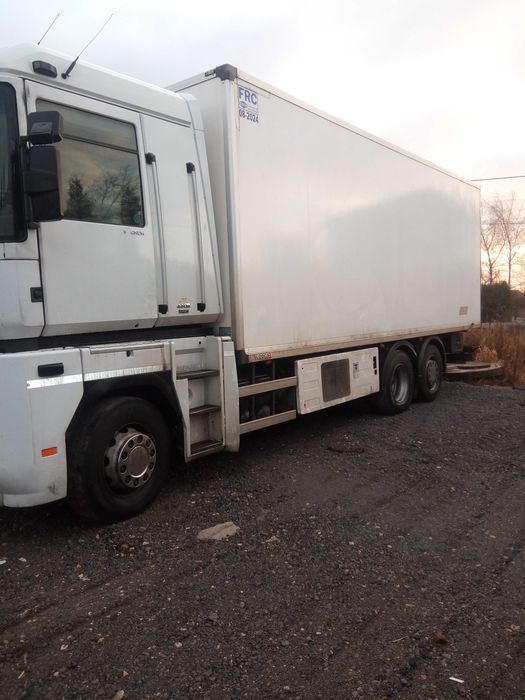 Sprzedam renault magnum chłodnia hakowa