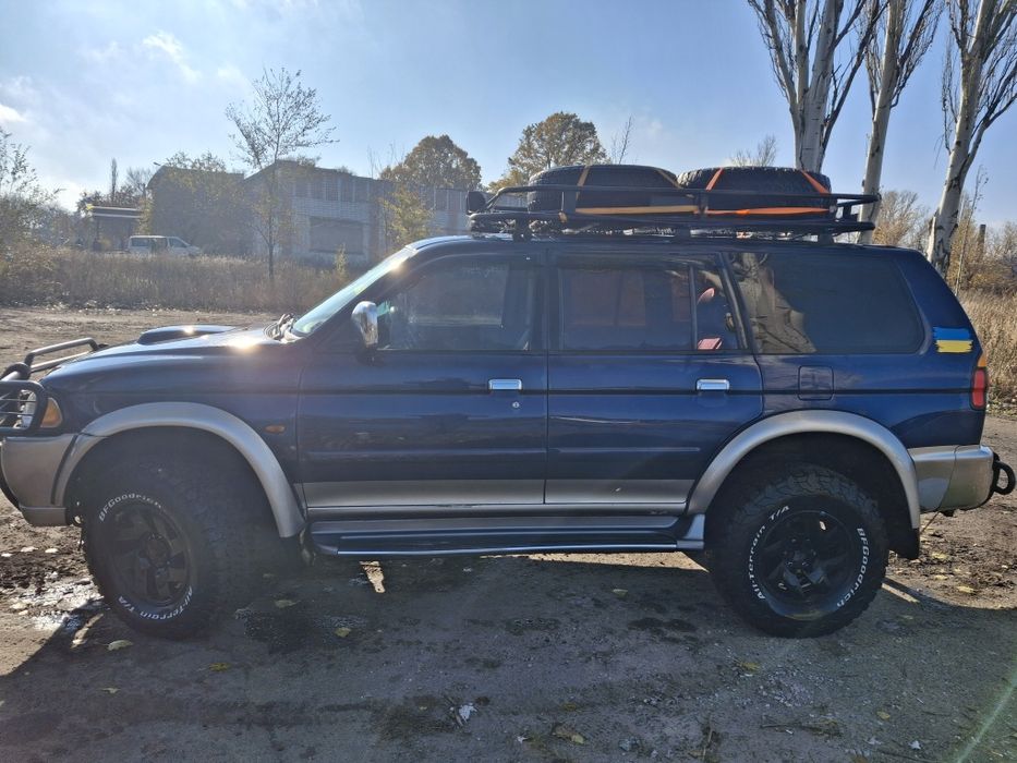 Мітсубіші паджеро спорт