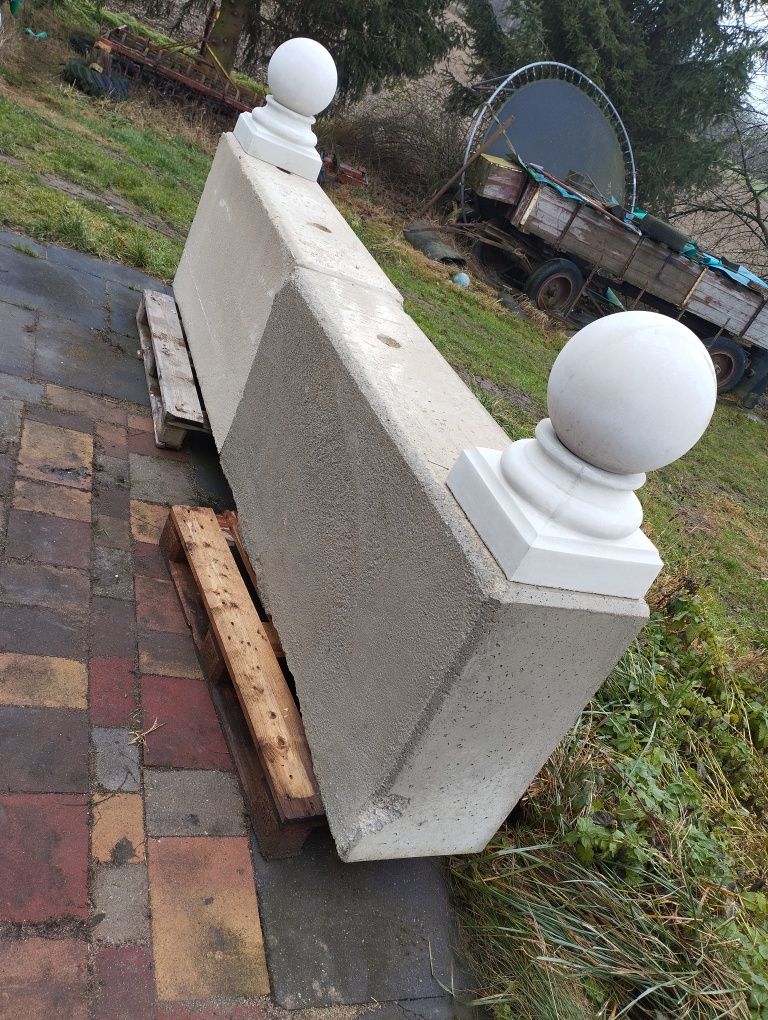 Kule betonowe na ogrodzenie
