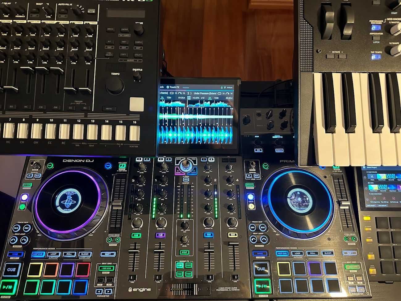 Denon Prime 4 + Decksaver + Skin Protector