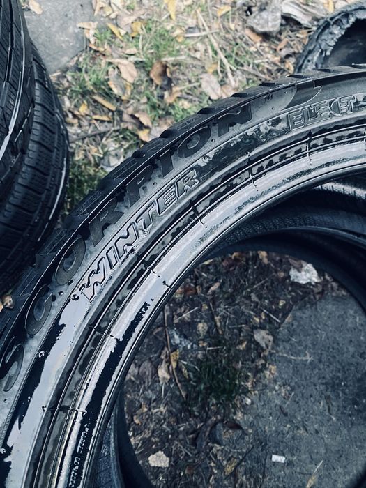 255 40 20 Pirelli winter Scorpion elect 85%