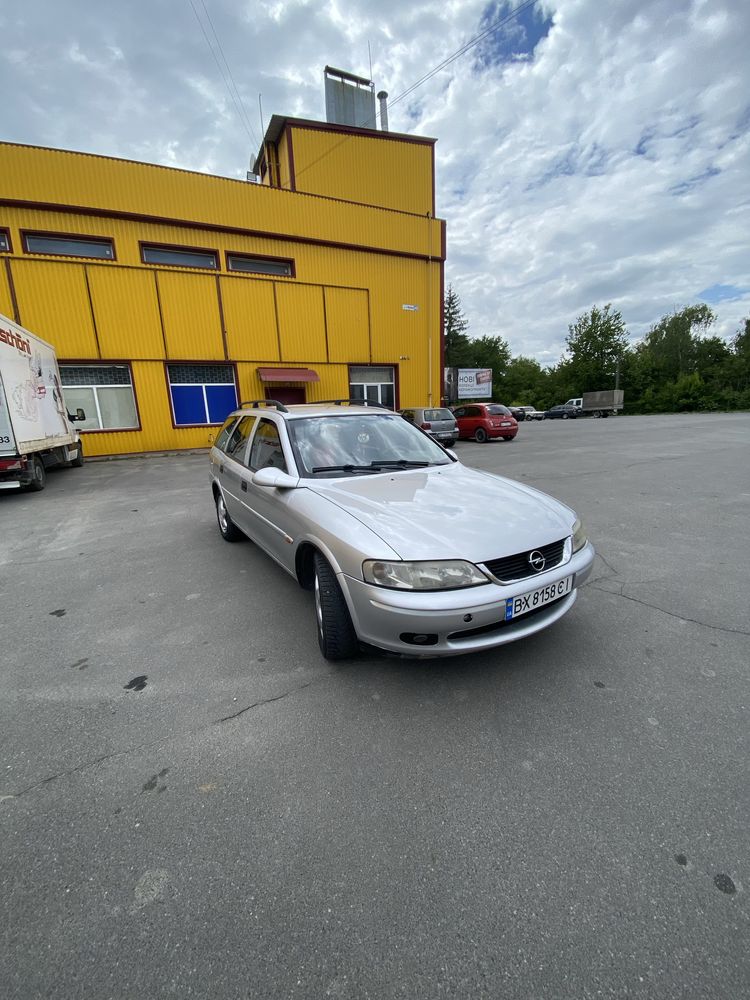 Opel vectra B 1,8 benz