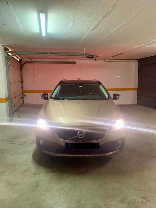 Volvo V40 T4  Cross Country Summum
